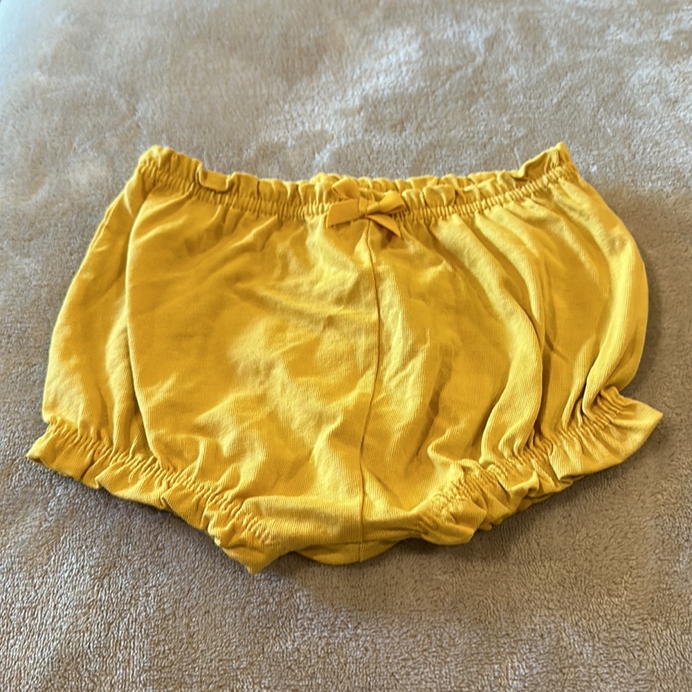 Infant Girls - 3 Piece Bottoms (two bottoms 12-18 & one skort 6-9 Months)
